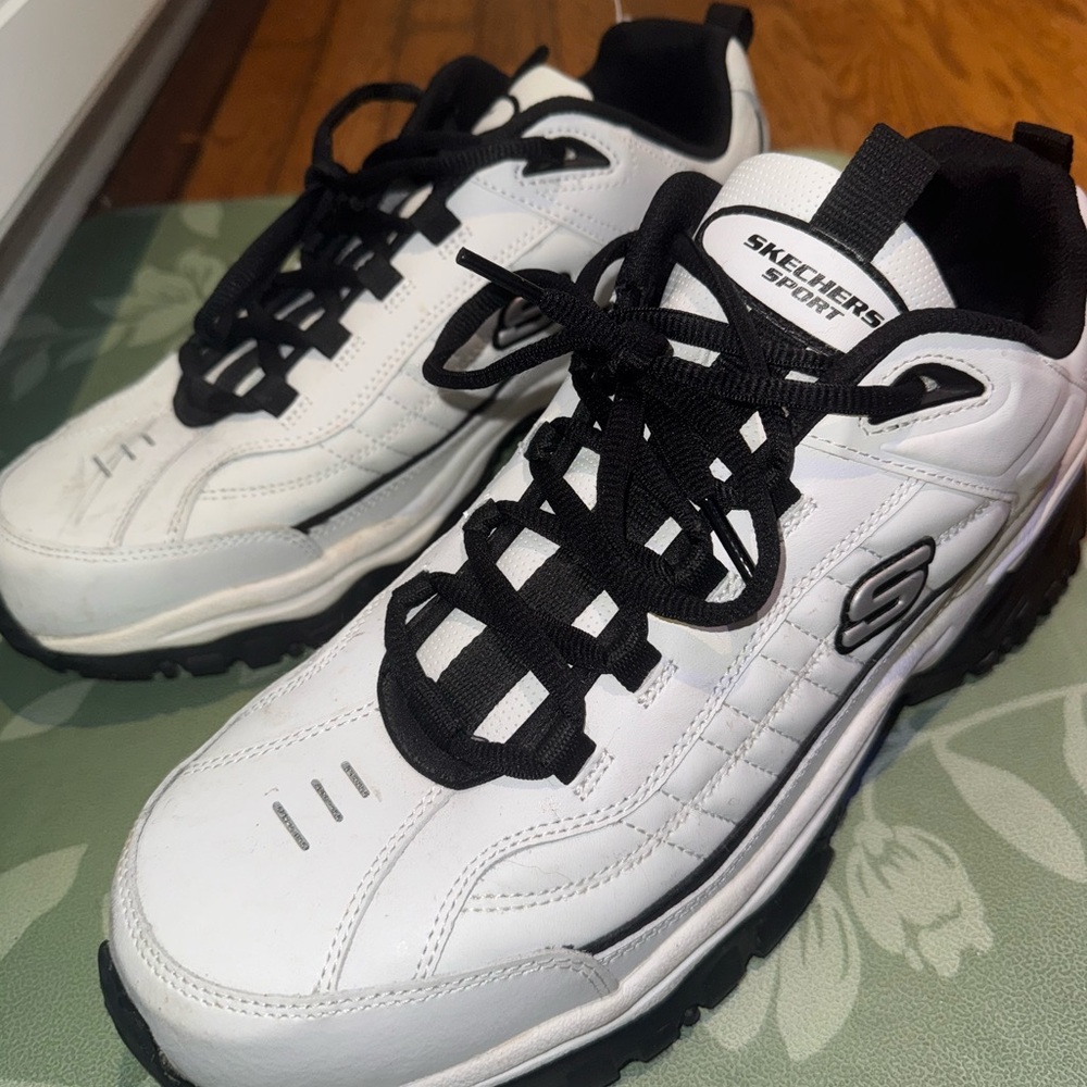 Skechers Men's White and Black Sneakers